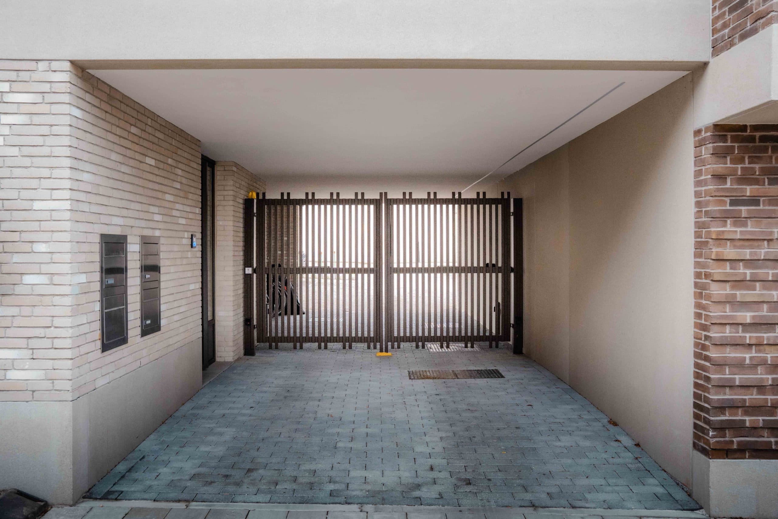 Maatwerk poort in staal