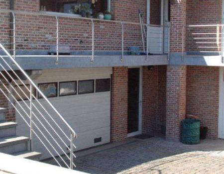 Balustrade met ronde, horizontale profielen