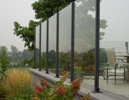 Glaswand met panelen in klaar glas