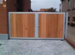 Tuinpoort met in houten planchetten, gegalvaniseerd