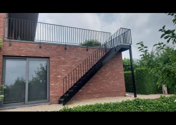 Buitentrap met balustrade volgens NBN B 03-004