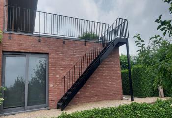 Buitentrap met balustrade volgens NBN B 03-004